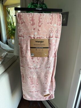 Wrangler Pink & White Plush Throw with Western Motifs